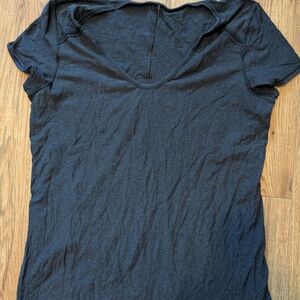 Women's Black V-Neck Short Sleeve Top